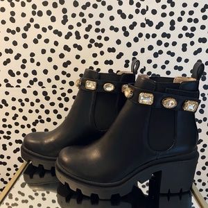 NWT Steve Madden Amulet Black Boot- Women's Size 6